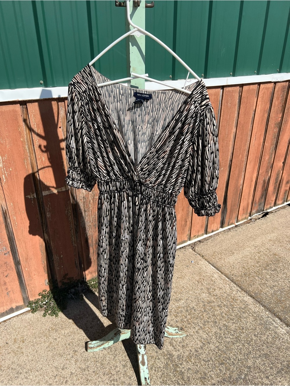 Max Edition Black and White Printed V-Neck Dress
